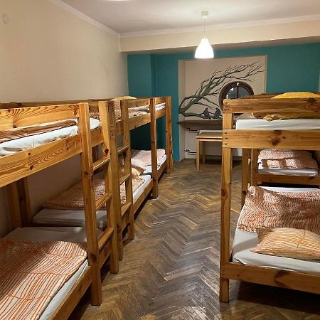 50 People Bis Apartment Krakow Bagian luar foto