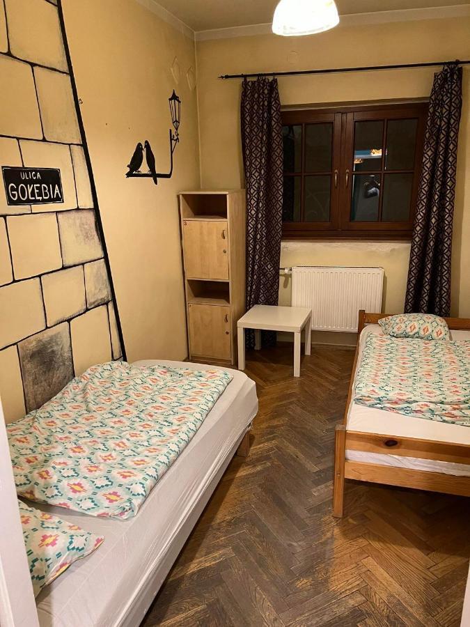 50 People Bis Apartment Krakow Bagian luar foto