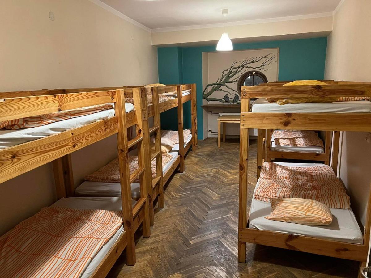 50 People Bis Apartment Krakow Bagian luar foto