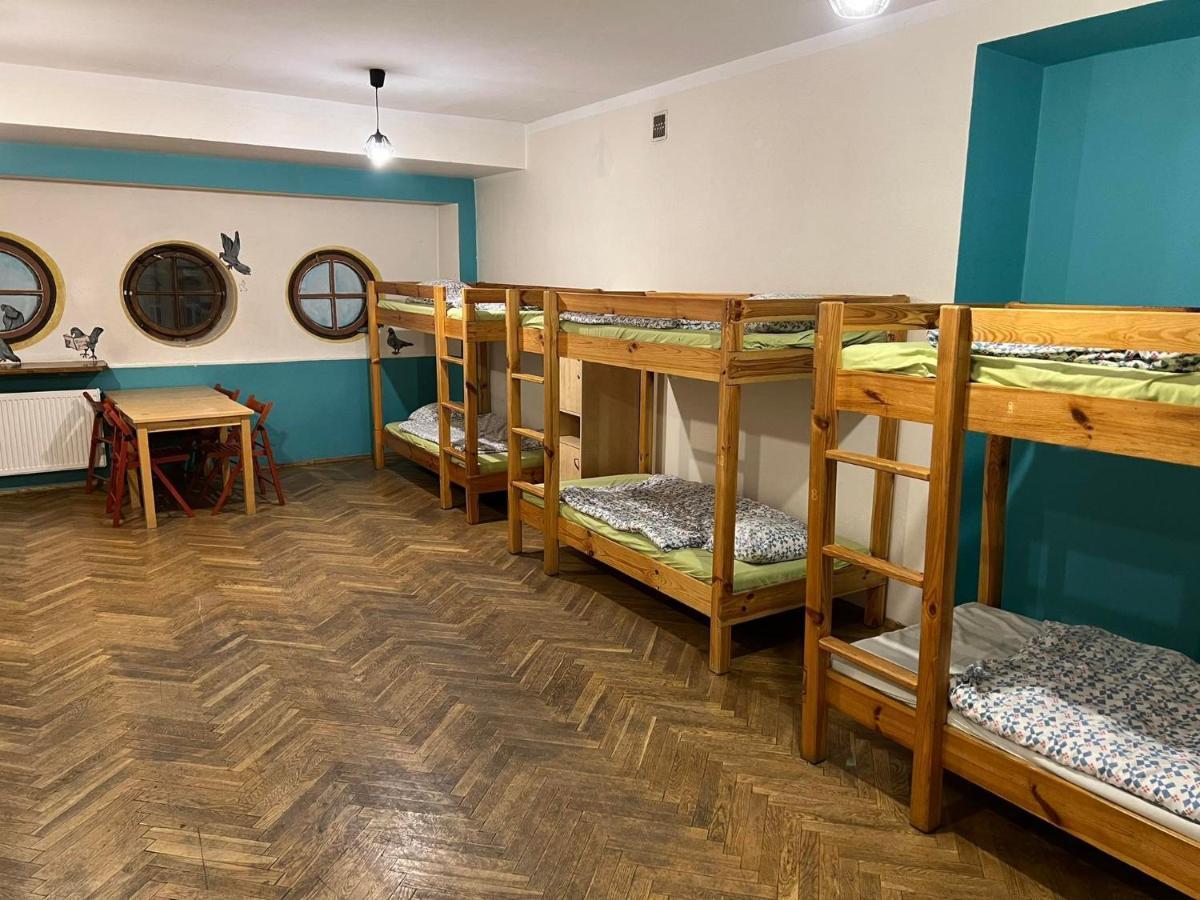 50 People Bis Apartment Krakow Bagian luar foto