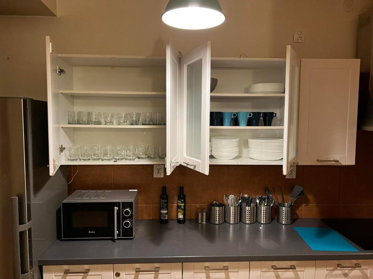 50 People Bis Apartment Krakow Bagian luar foto
