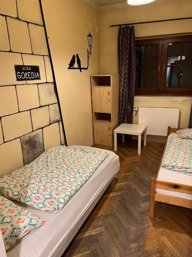 50 People Bis Apartment Krakow Bagian luar foto