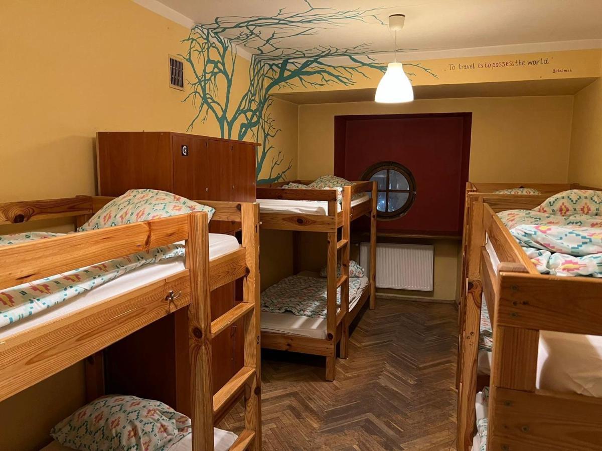 50 People Bis Apartment Krakow Bagian luar foto