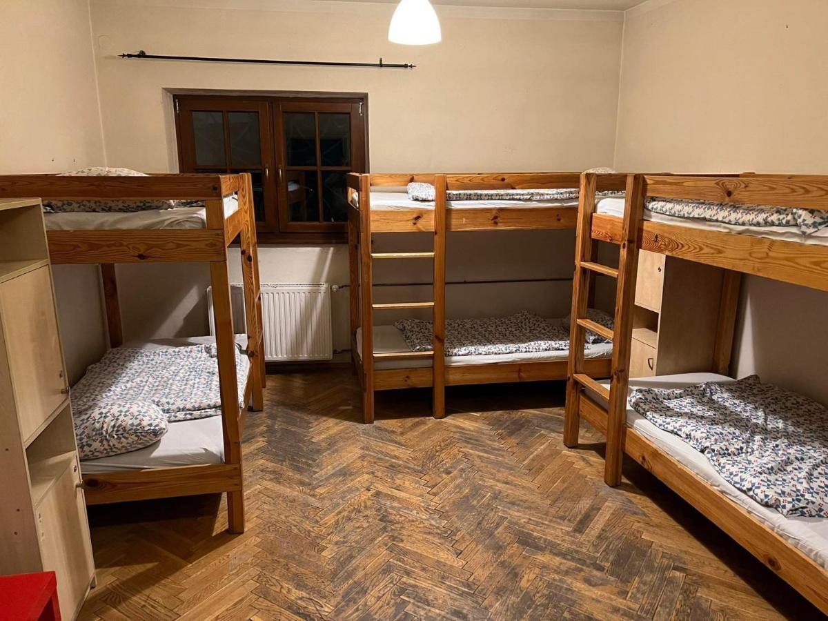 50 People Bis Apartment Krakow Bagian luar foto